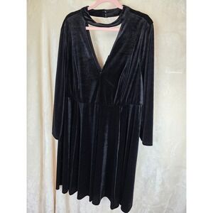 Torrid Black Velvet Choker V-Neck Skater Dress Long Sleeve Plus Size‎ 4 4X